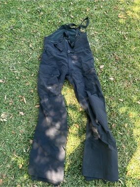 Arc'teryx Black Men's Cargo Snow Bib Pants
